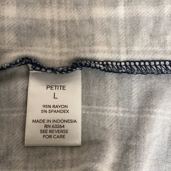 Westport Soft Plaid 3/4 Bell Sleeve Peplum Front V-Neck Button Top Sz PL #18P - Picture 8 of 9